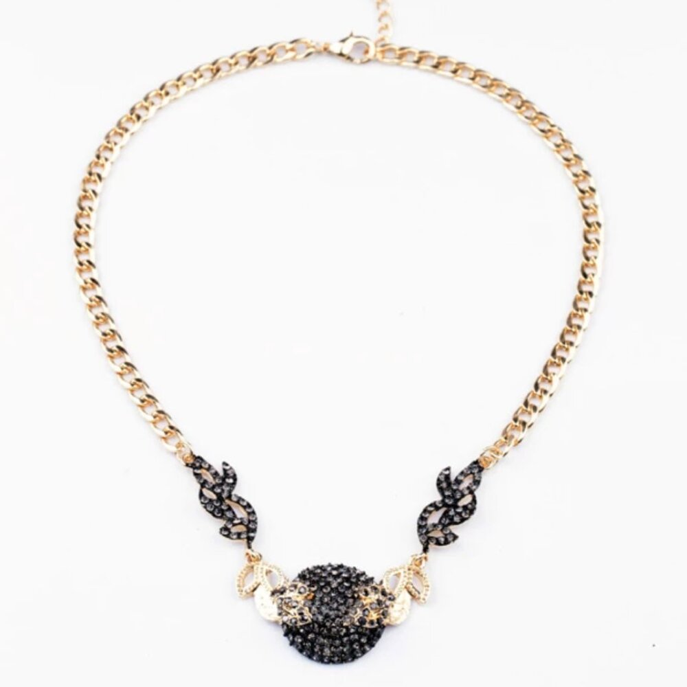 GOLD CHUNKY STATEMENT NECKLACE